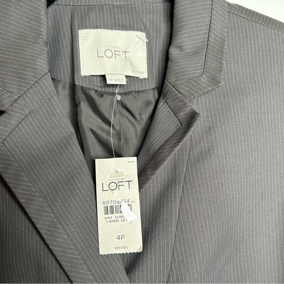 The LOFT Ann Taylor Womens Pinstripe Blazer Size 4P Gray BNWT - Picture 2 of 6